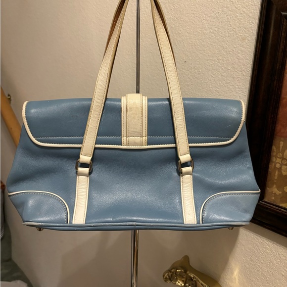 CoachBlueLeatherSatchelwithwhite LeatherTrim.NeedsCleaning.Hasa FewScratches.GUC - Picture 4 of 7